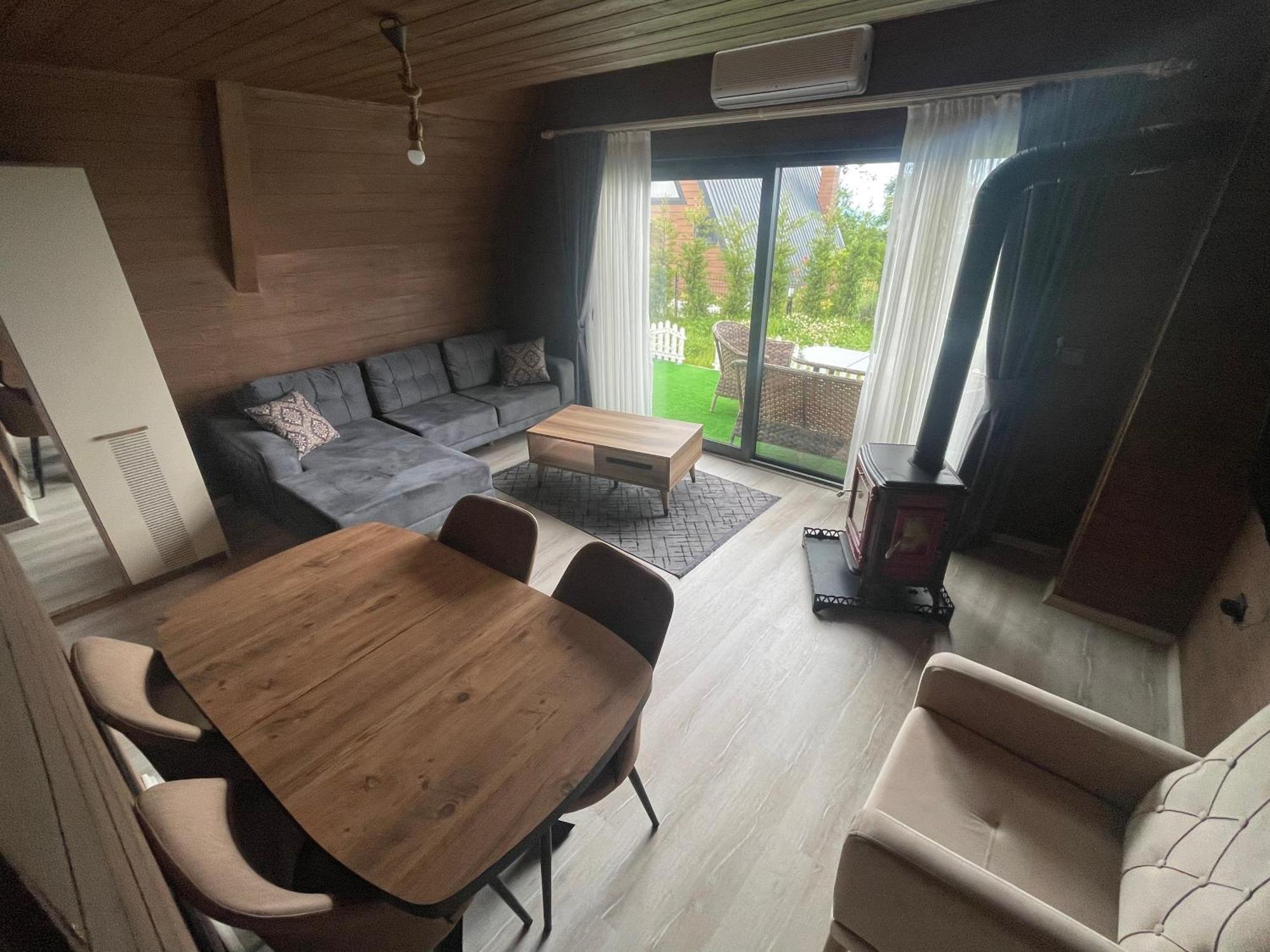 Ganita Travel Bungalov ทรับซอน ภายนอก รูปภาพ